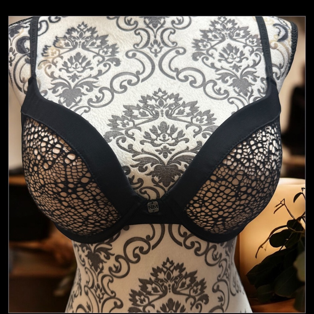 NWT Nicole Miller36C Black Lace Bra with Damask Pattern